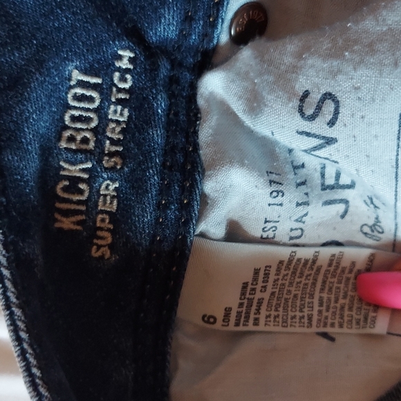 American Eagle Jean's for Women (6) - Picture 2 of 3